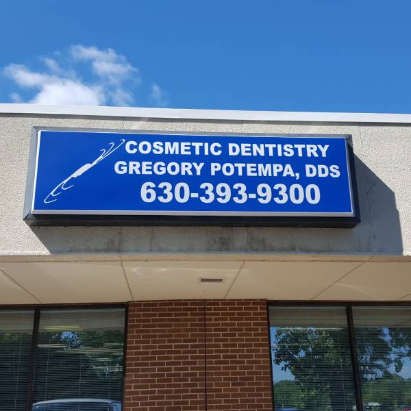 Dentist in 60555